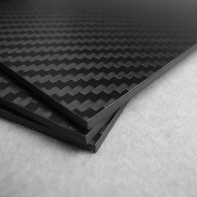Profesyonel siyah karbon fiber plaka iyi ısı direnci özel